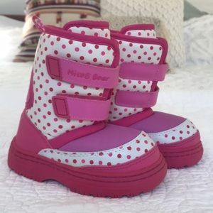 BUNDLE BOGO 🤩 Kids winter Boots Size 8 ❄️